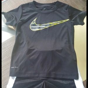 Boys Nike shorts set. Size 4.